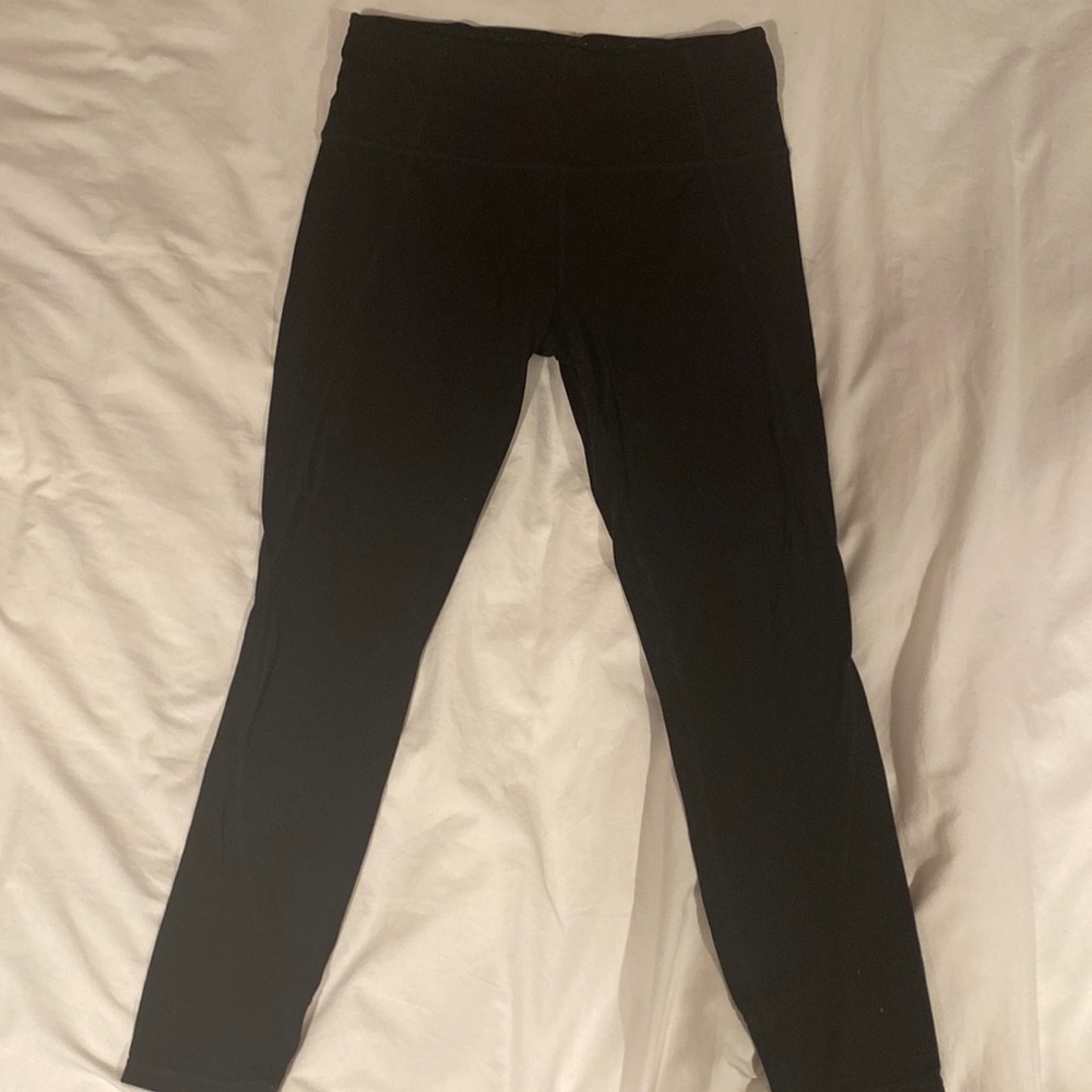 Athleta Salutation 7/8 black leggings